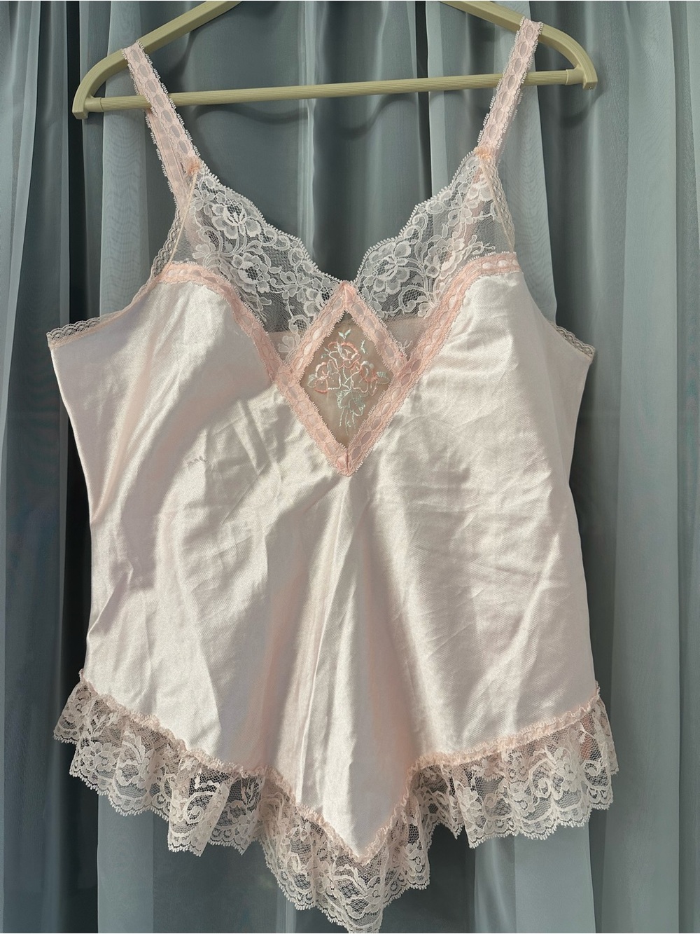 VTG Satin Lace Trim Chemise Top - Pale Pink